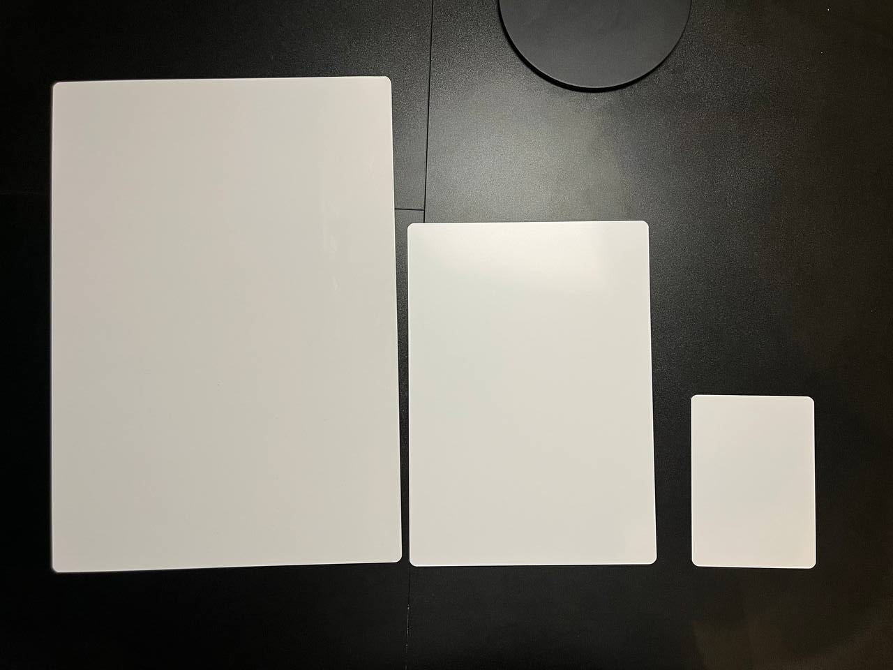 Wir warten auf dein Foto auf dieser Leinwand.